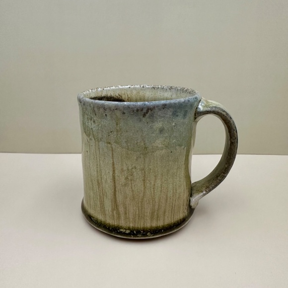 Stoneware Mug and Hand Painted Daisy Tray - Picture 3 of 10